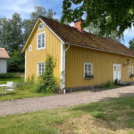 Trevligt Eget Hus Med Kakelugn I Lantlig Miljoe Villa Vikingstad Exterior photo