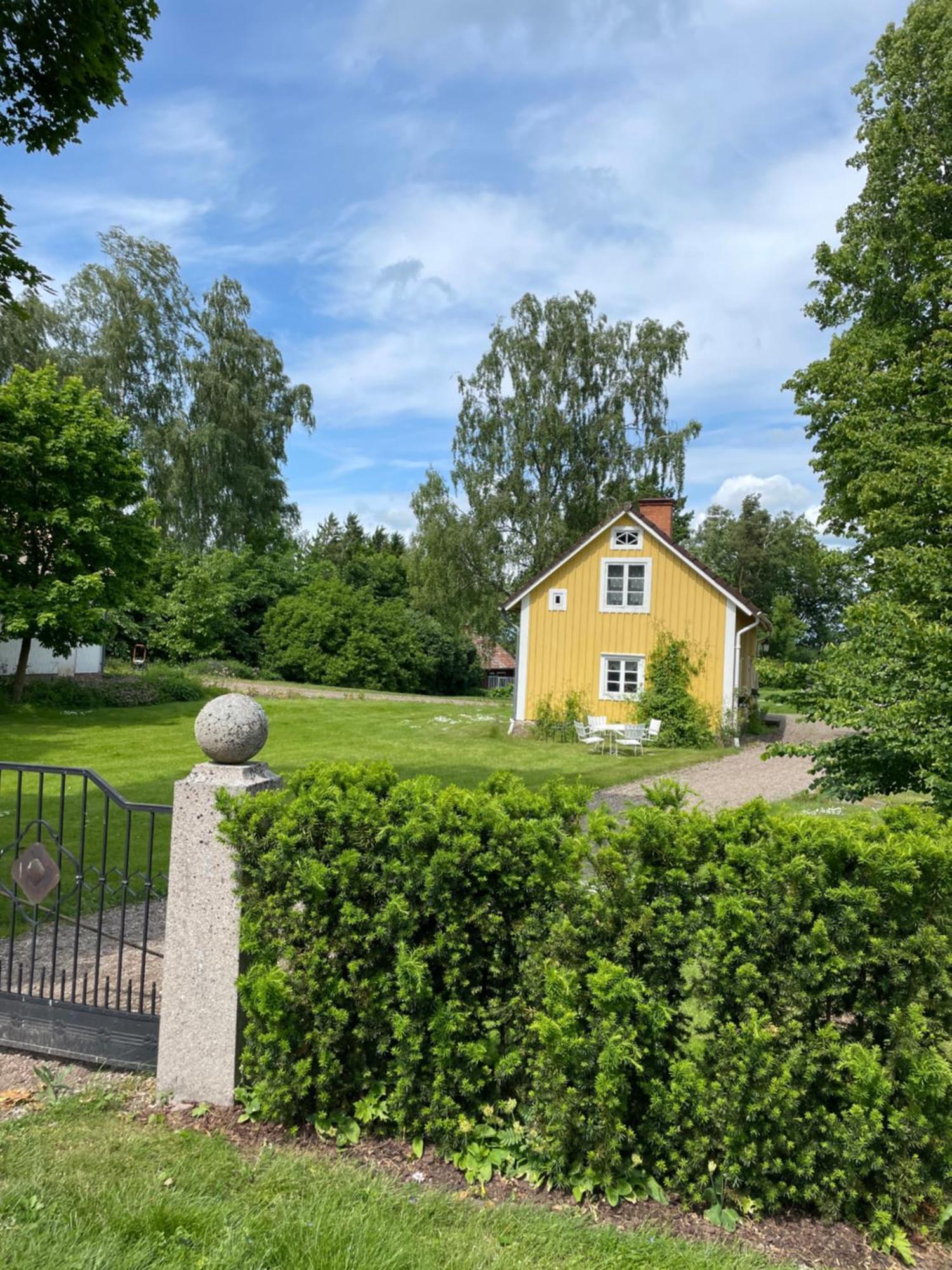 Trevligt Eget Hus Med Kakelugn I Lantlig Miljoe *