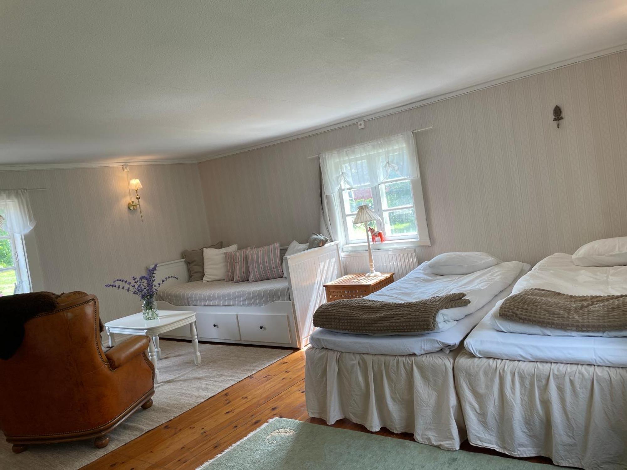 Ferienhaus Trevligt Eget Hus Med Kakelugn I Lantlig Miljoe